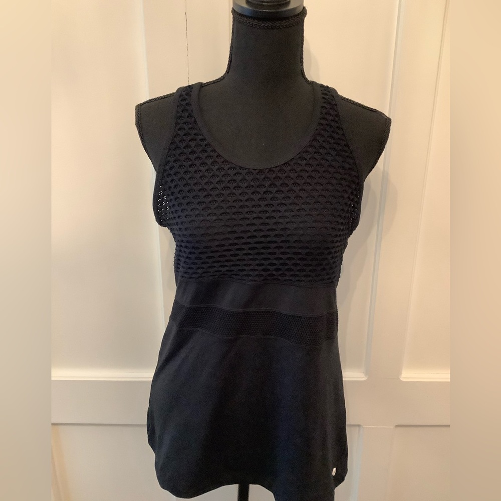 Black workout top